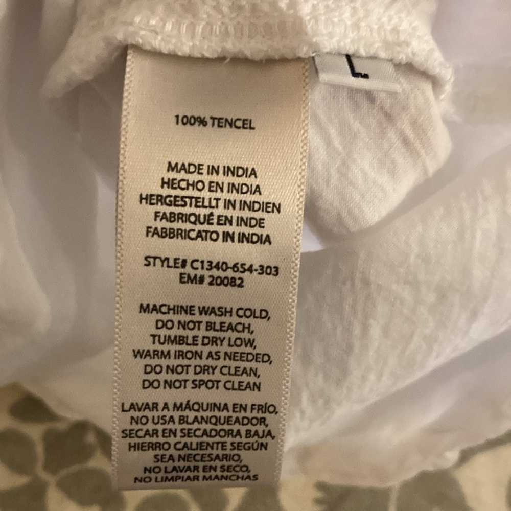 Cloth & Stone Classic White Button Down, Large - Picture 6 of 6